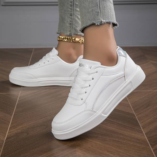 Amara - Weiße Sneaker mit luxuriösen Akzenten