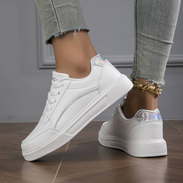 Amara - Weiße Sneaker mit luxuriösen Akzenten